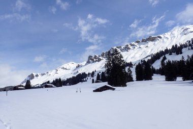Lenzerheide, İsviçre: Kayak merkezinin kış manzarası
