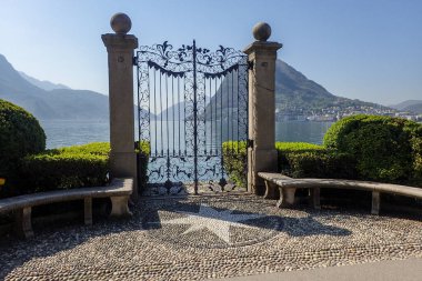 Lugano, İsviçre, Parco Ciani, göl kenarında bir şehir parkı.