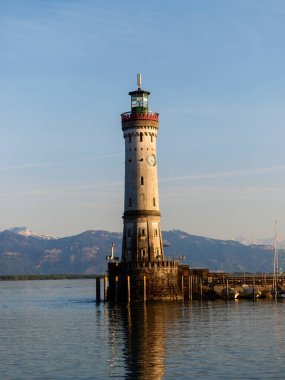 Lindau, Almanya: kasabanın panoraması ve ünlü liman