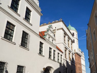 Szczecin, Polonya - 12 Ağustos 2018: Şehir merkezindeki tarihi binalar ve malikaneler