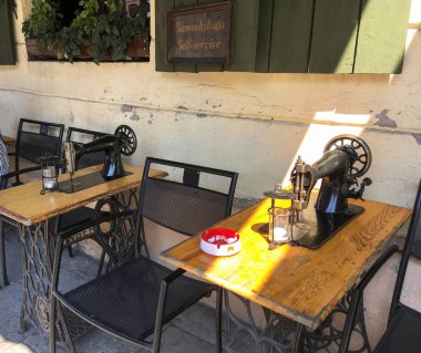 Torun, Polonya - 6 Ağustos 2018: Küçük kasabanın tarihi merkezi