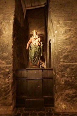 Wieliczka, Polonya - Ağustos 2018: Tuz madenlerinden çeşitli resimler