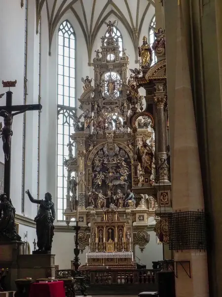 Augsburg, Almanya - 15 Ağustos 2018: Almanya 'nın en eski kentlerinden birinin tarihi merkezi