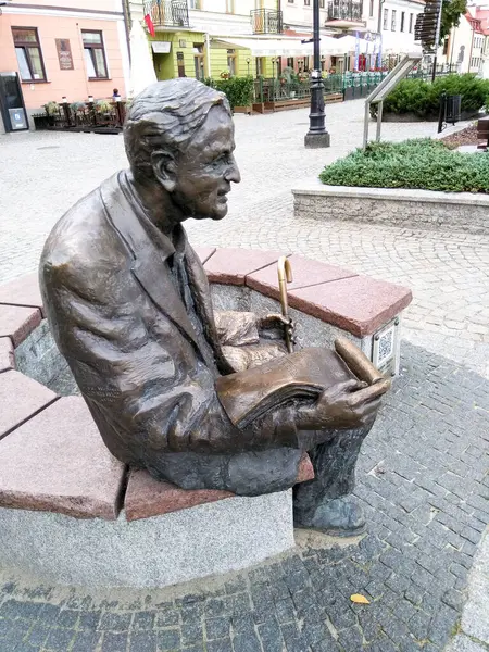 Plock, Polonya - 6 Ağustos 2018: Eski kasabada bronz heykeller