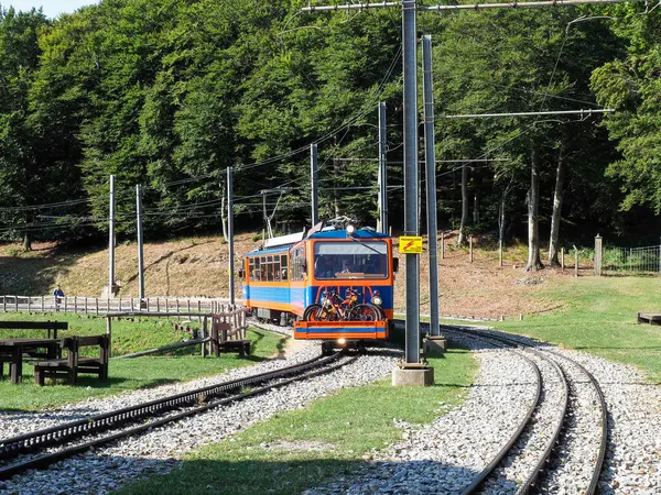 Monte Generoso, İsviçre - 26 Ağustos 2018: Monte Generoso demiryolu, demiryolu hattı.