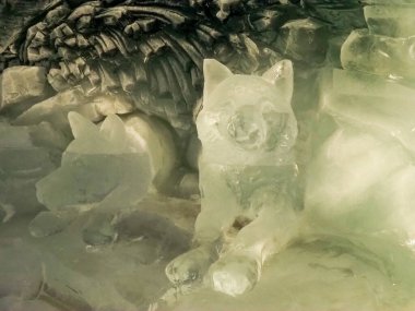 Zermatt, İsviçre - 16 Eylül 2018: Matterhorn Buzul Cenneti, buzulun içindeki serginin ziyareti.