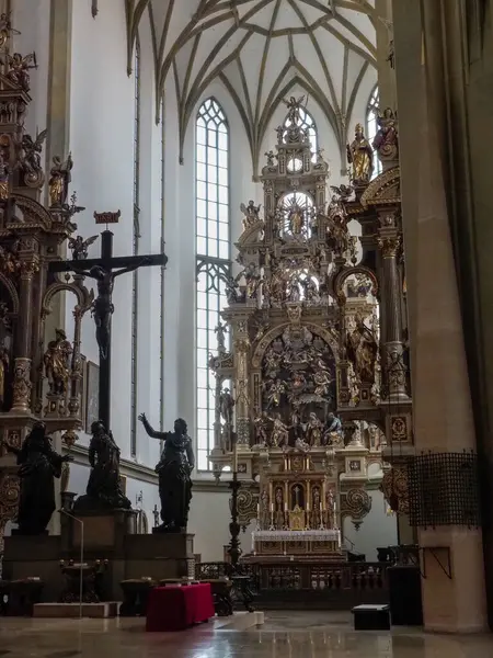 Augsburg, Almanya - 15 Ağustos 2018: Almanya 'nın en eski kentlerinden birinin tarihi merkezi