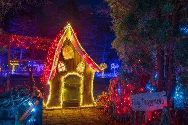 Slovenya 'nın Mozirje kentinde Noel süslü farytale evi