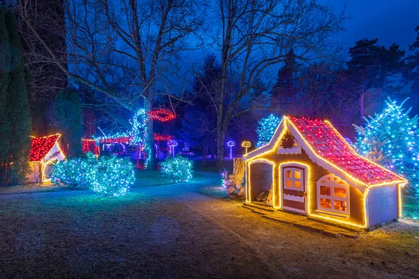 Karácsonyi Díszített Meseház Mozirjében Szlovéniában — Stock Fotó