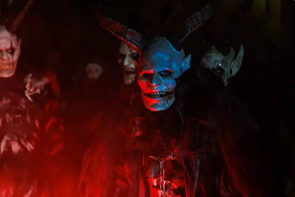 Podkoren Eslovenija Noviembre 2023 Hombre Identificado Lleva Máscara Krampus Diablo Imagen de stock