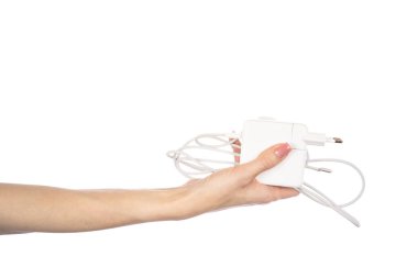 Beyaz arka planda beyaz şarj adaptörleri ve beyaz USB kabloları beyaz arka planda izole edilmiş cihazlar için Yeni Şarj cihazları ve kablo bağlantıları. - Evet. Yüksek kalite fotoğraf