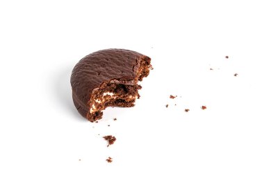 Beyaz arka planda izole edilmiş çikolatalı çikolatalı pasta. Çikolatalı kek. Çikolatalı kurabiye. Yüksek kalite fotoğraf