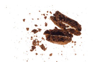 Beyaz arka planda izole edilmiş çikolatalı kurabiyeler. Yüksek kalite fotoğraf