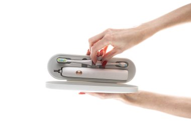 Elektrikli diş fırçası beyaz arka planda izole edilmiş. Yüksek kalite fotoğraf