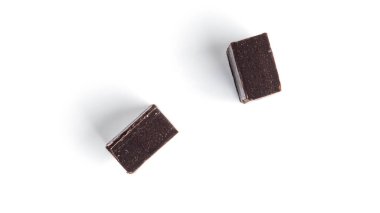 Beyaz arka planda çikolatalı şekerler. Yüksek kalite fotoğraf