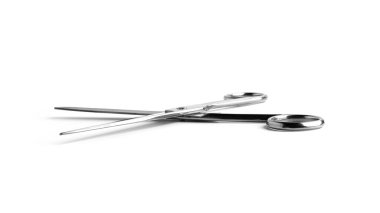 Metal makas beyaz bir arkaplanda izole edilmiş. Yüksek kalite fotoğraf