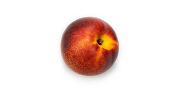 Farklı taraflardan beyaz bir arka planda şeftali. Makro fotoğraf. Yüksek kalite fotoğraf