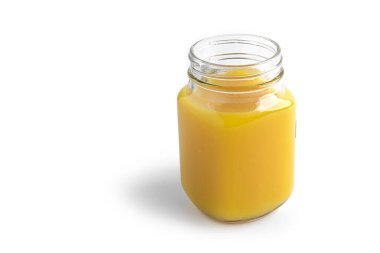 Beyaz arka planda portakal suyu şişesi. Yüksek kalite fotoğraf