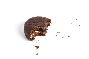 Beyaz arka planda izole edilmiş çikolatalı çikolatalı pasta. Çikolatalı kek. Çikolatalı kurabiye. Yüksek kalite fotoğraf