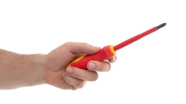 Bir insanın elinde parlak kırmızı ve sarı bir tornavida vardır. Elektrik işi için gereklidir. Araç tasarımı, çeşitli görevler için uygun olan güvenlik ve işlevselliği vurgular.