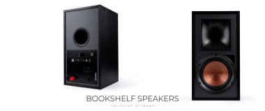 Beyaz arka planda ahşap kaplamalı siyah hoparlör - 3D görüntüleme. Yüksek kalite fotoğraf