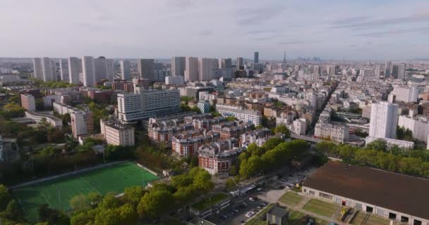 Vista Aérea Los Suburbios Una Capital Importante Edificios Altos Parisinos — Vídeo de stock