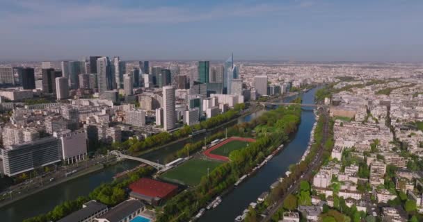 Pařížské Mrakodrapy Srdci Obchodní Čtvrti Blízkosti Řeky Seiny Francii Jsou — Stock video