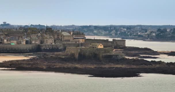 Marco Francês Costa Atlântica Bretanha Fortaleza Antiga Medieval Lavada Pelo — Vídeo de Stock
