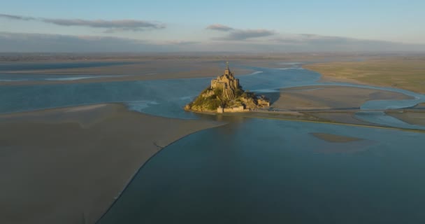 Flyg Över Mont Saint Michel Europas Mest Oförglömliga Sevärdheter Ligger — Stockvideo