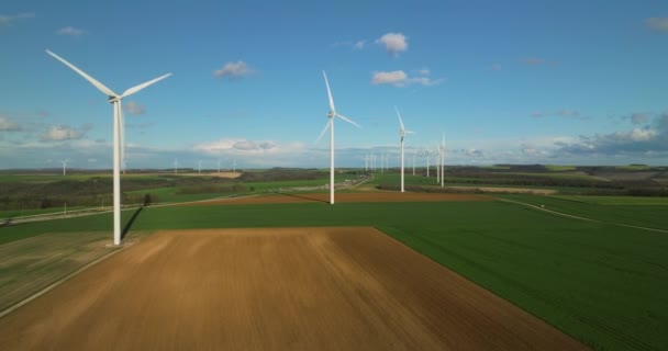 Colpo Aereo Grandi Turbine Eoliche Che Producono Energia Pulita Sostenibile — Video Stock