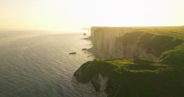 Drónfelvétel Francia Mérföldkőről Atlanti Óceán Partján Franciaország Partjai Körülvéve Atlanti — Stock videók
