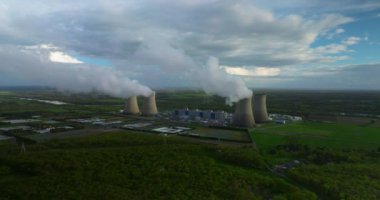 Avrupa Birliği topraklarına elektrik sağlayan Fransız nükleer enerji santralinin insansız hava aracı atışı. Doğal gaz ve diğer enerji kaynaklarının alternatifi