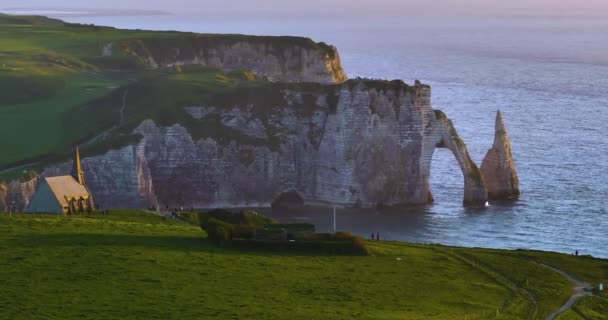 Drónfelvétel Francia Mérföldkőről Atlanti Óceán Partján Franciaország Partjai Körülvéve Atlanti — Stock videók