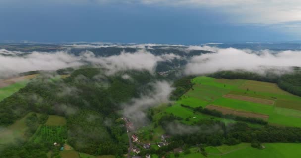 Bulutların Üzerinden Insansız Hava Aracı Uçuşu Almanya Nın Tepelik Avrupa — Stok video