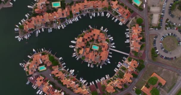 Utsikt Från Ovan Över Båtar Moderna Leucate Marina Bryggor Frankrike — Stockvideo