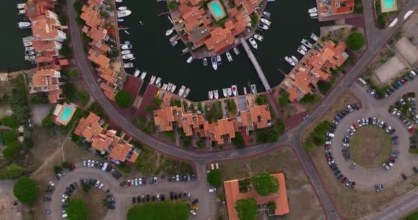 Utsikt Från Ovan Över Båtar Moderna Leucate Marina Bryggor Frankrike — Stockvideo