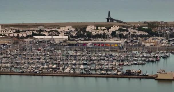 Luftaufnahme Des Hafens Leuchten Mit Dem Mittelmeer Hintergrund Sonnenuntergang Frankreich — Stockvideo