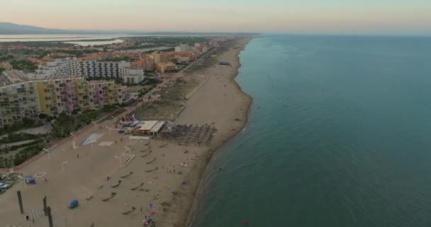 Вид Воздуха Береговую Линию Пляжа Баркарес Закате Юге Франции — стоковое видео
