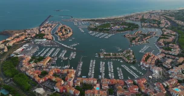Flygfoto Över Södra Kusten Frankrike Havet Kusten Staden Agde Medelhavet — Stockvideo