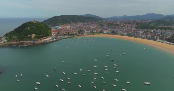 San Sebastian Donostia Spanya Eski Kasaba Merkezinin Havadan Görüntüsü Concha — Stok video