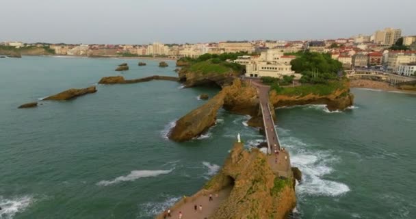 Muhteşem Bakire Meryem Kayası Nın Havadan Görünüşü Biarritz Fransa — Stok video