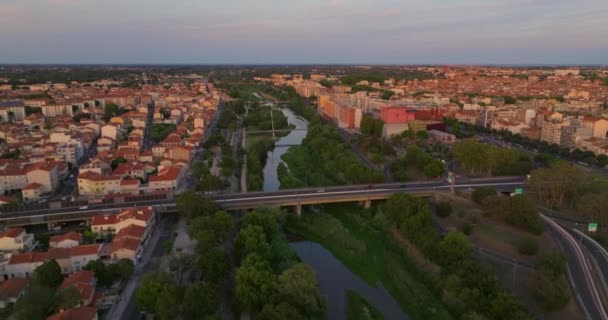Flygfoto Över Perpignan Frankrike Bostadsbyggnader Och Tet River Synliga Ovanifrån — Stockvideo