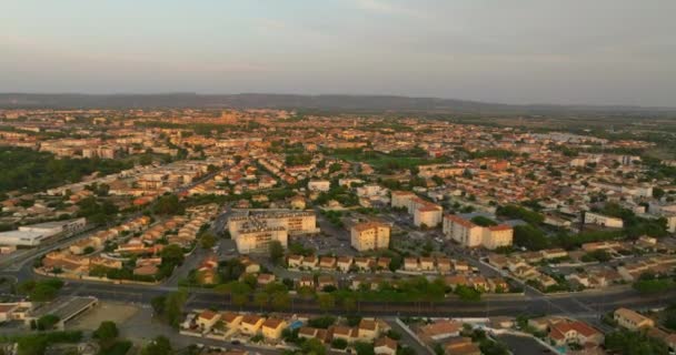 Pemandangan Udara Atap Atas Kota Narbonne Laut Mediterania Matahari Terbenam — Stok Video