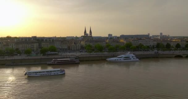 Kathedraal Het Centrum Van Bordeaux Frankrijk Bij Zonsondergang Drone Vliegt — Stockvideo