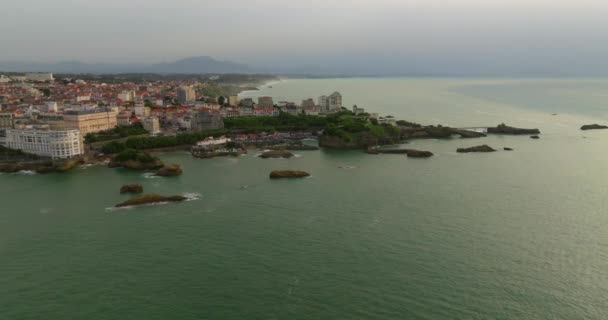 Luchtfoto Van Amazing Virgin Mary Rock Biarritz Frankrijk — Stockvideo