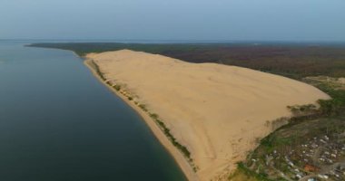Dune du Pilat 'ın hava manzarası doğal kum tepeciği, Arcachon Fransa.