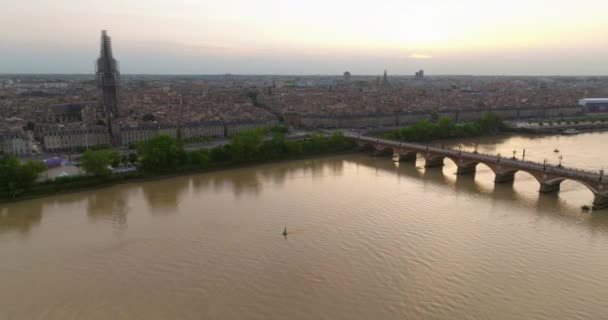 Zjišťuji Záběr Francouzského Města Bordeaux Nad Starověkým Evropským Městem Přeletí — Stock video