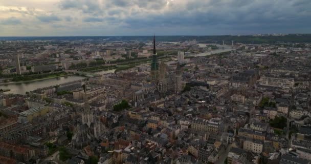 프랑스의 프랑스의 전통적인 노르망디 루앙의 주택과 — 비디오