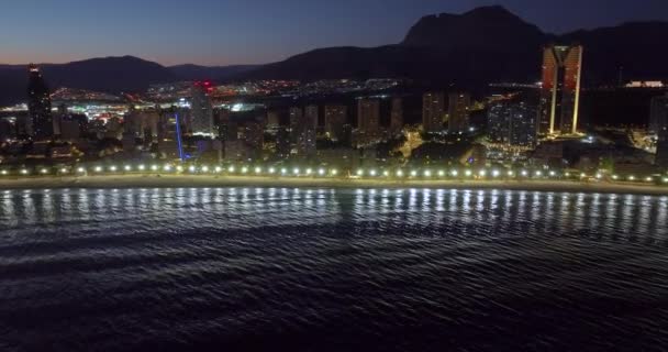 Vista Aérea Cidade Iluminação Benidorm Espanha Noite Com Edifícios Altos — Vídeo de Stock