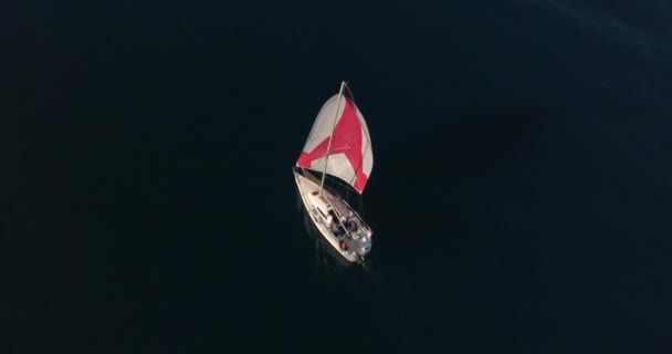 Yacht Sailing Open Sea Red Sails Aerial View Nature Seascape — Video Stock